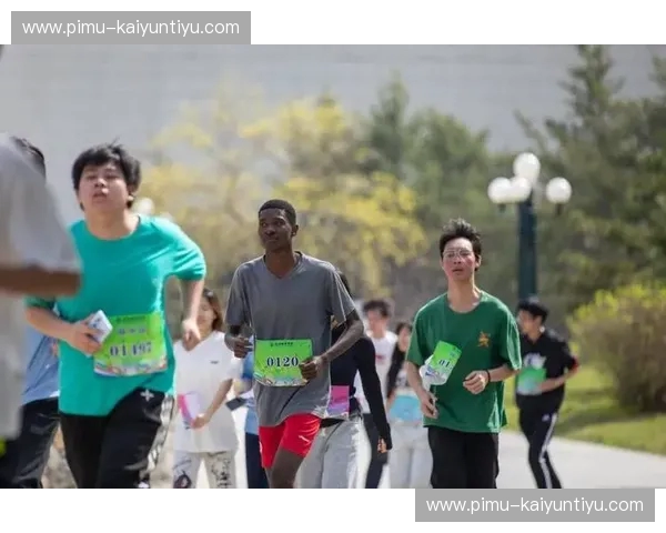 马拉松球场:城市的奔跑心跳 马拉松球场:城市的奔跑心跳